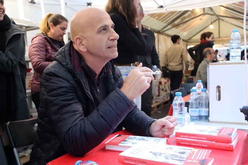 Xavi Coral, un dels autors més venuts per Sant Jordi, es mostra "impressionat" per la confiança que li ha fet el públic