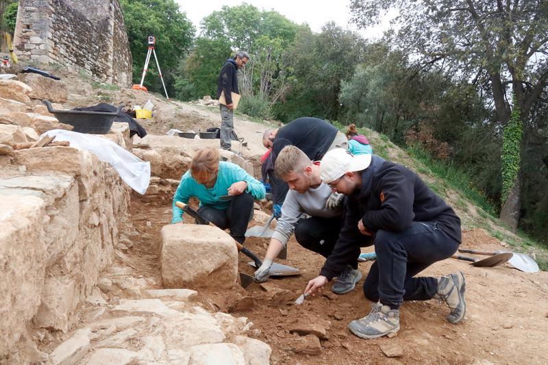 Els arqueòlegs descobreixen les restes d'un poblat visigot al jaciment dels Sants Metges de Sant Julià de Ramis