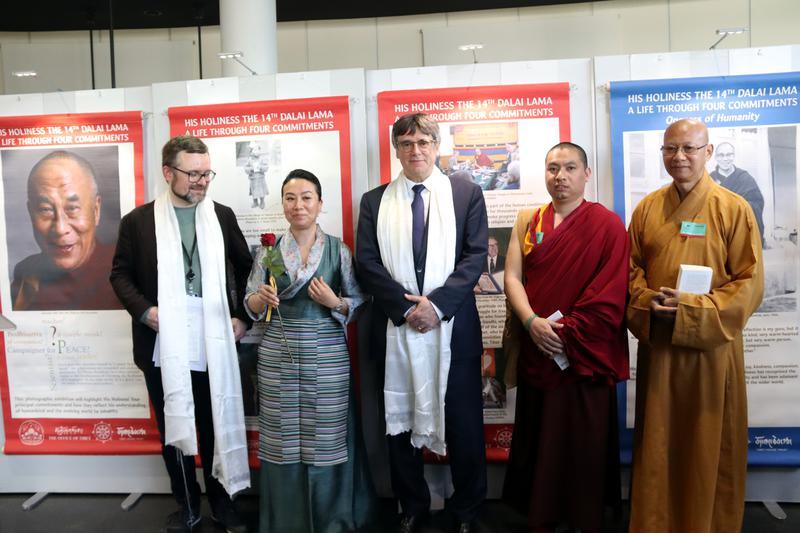 Puigdemont tanca la seva etapa com a eurodiputat amb una exposició sobre el Dalai Lama a l'Eurocambra